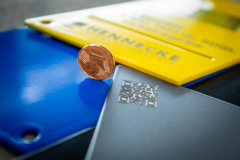 Hohe Detailtreue von Lasergravuren und -beschriftungen