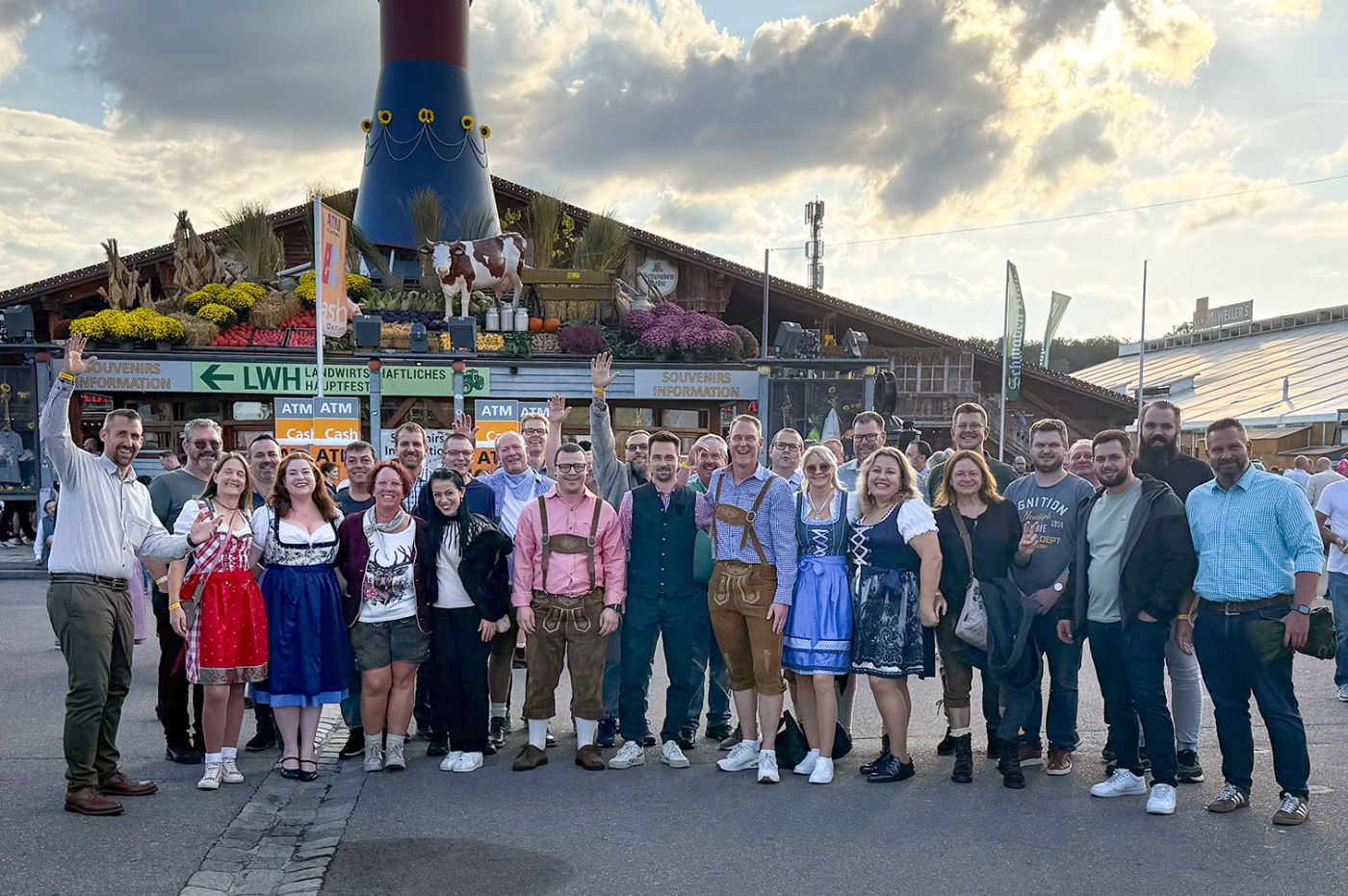 Das Team feiert 20 Jahre Hennecke Feinblechtechnik