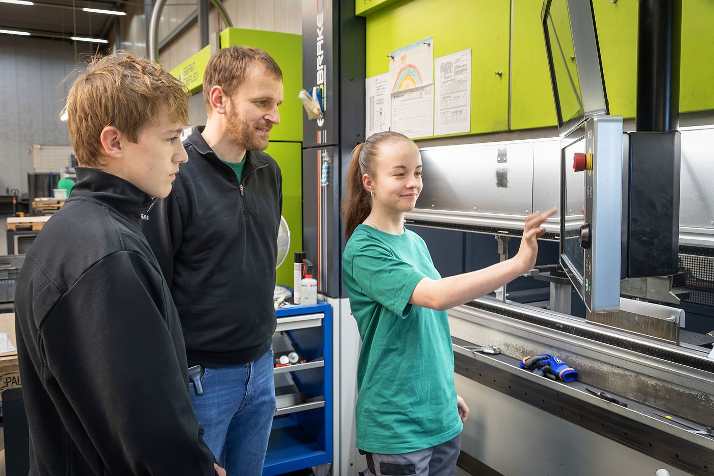 Neue Auszubildende bei Hennecke Feinblechtechnik