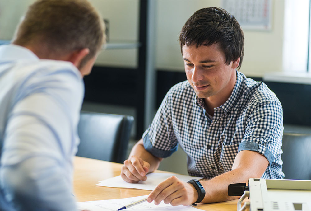 Beratung zum Thema Blechbearbeitung